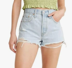 NEW Levi's Women's Distressed 501 Original Shorts Size W30 - Picture 1 of 1