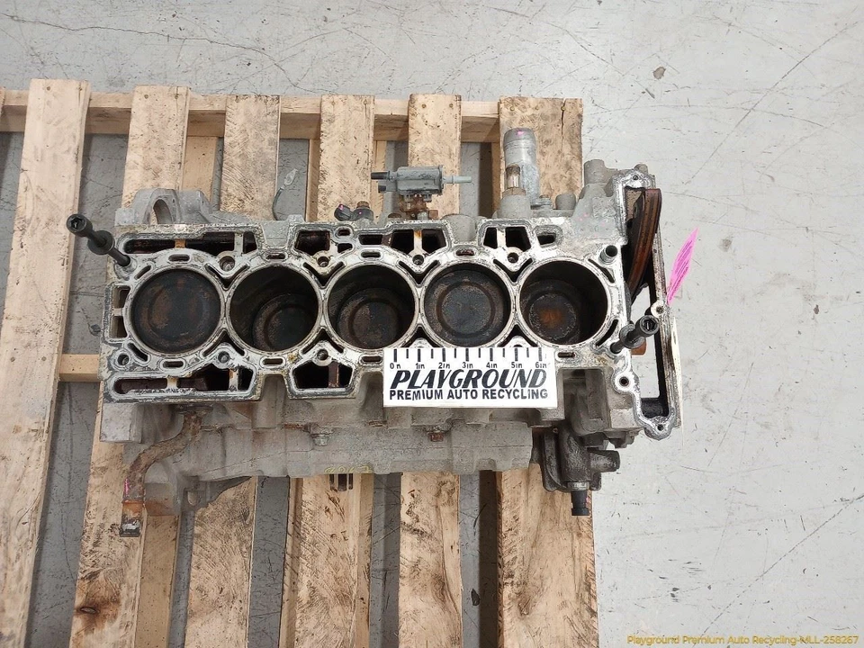 Hummer H3 Engine Cylinder Short Block VIN 6 8th Digit 3.5L 5 Cylinder Fits 2006 - Image 1 of 4