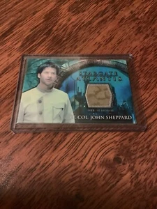 STARGATE ATLANTIS LT COL JOHN SHEPPARD COSTUME CARD RITTENHOUSE 2009 LEFT SIDE - Picture 1 of 2
