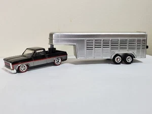 Hot Wheels 83 Chevy Silverado Custom (Live Stock Hauler) - Bild 1 von 9