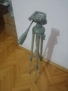 tripod - Picture 1 of 3