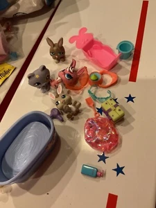 Littlest Pet Shop LPS Bathtub and pets shower cap everything in photo - Picture 1 of 5