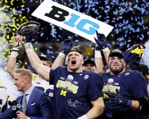 Foto firmada de fútbol americano de Aidan Hutchinson 8X10 Rp Michigan Wolverines Heisman - Imagen 1 de 1