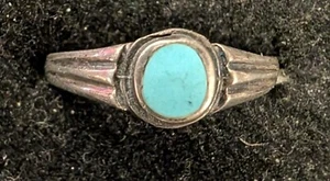 Ring Sterling Silver Three Wire Sides Turquoise Stone Small Sizes 6 or 7 - Picture 1 of 5