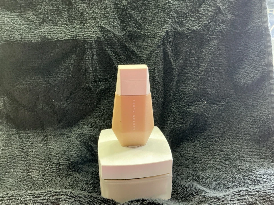 Fenty Beauty  Eaze Drop  Blurring Skin Tint CHOOSE COLOR  SIZE  1.08 oz - Image 1 of 1