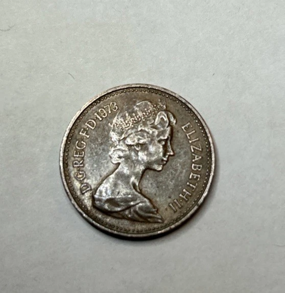 Rare collectible 1973 New Penny (1p)  Queen Elizabeth & Tudor Rose  - Image 1 of 4