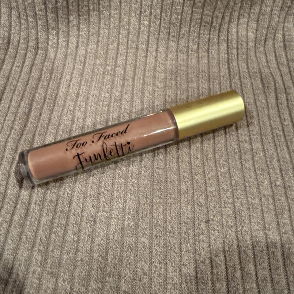 Brillo de labios Too Faced Funfetti "Mocha Freeze" (bronce) ¡NUEVO! Foto 1 de 1