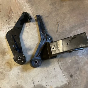 Kubota D1105 RIGHT & LEFT ENGINE MOUNTS MOUNTING BRACKETS, FROM RTV-X1100 UTV - Picture 1 of 5