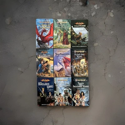 Vintage Mix Lot Of 9 Various Paperback Books Dragonlance Series Fantasy Foto 1 de 4