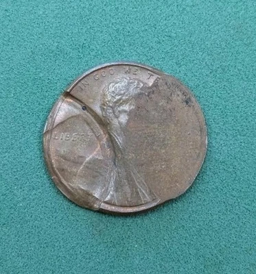 BROCKAGE / BROAD STRUCK (?) LINCOLN CENT NO DATE - Image 1 of 2