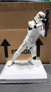 STAR WARS REPLICA ORIGINAL STROMTROOPER, SHEPPERTON DESIGN STUDIO, 8 ̈ NEW IN BOX - Bild 1 von 6