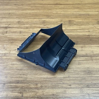 Conducto de aire lateral izquierdo radiador Mercedes C63 W205 AMG 2015-2023 A2055052830 OEM Foto 1 de 4