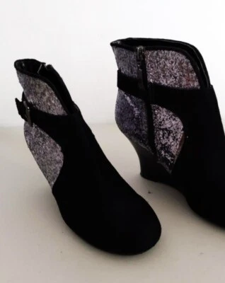 Botines de cuña Guess / Plateado Brillo y cuero sintético negro / Talla 7 1/2 M Foto 1 de 4