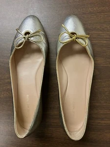 Arco metálico dorado STUART WEITZMAN punta de almendra sin cordones plano 7,5 - Imagen 1 de 9