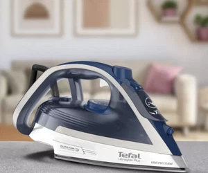 Tefal Ultraglide Plus Steam Iron FV5840 New - Picture 1 of 2