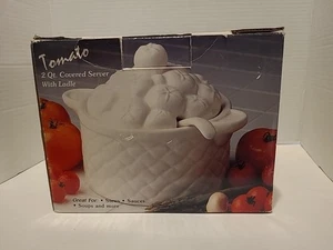 Tomato Lidded Soup Tureen With Ladle 2 Quart Capacity. - Picture 1 of 6