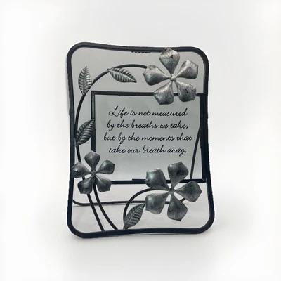 Marco inspirador "La vida no se mide por el número de respiraciones que tomamos" regalo Foto 1 de 4