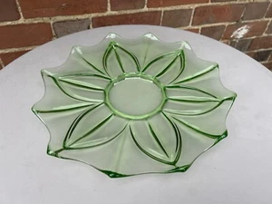DE COLECCIÓN 1930 Checo Verde Vidrio de Uranio Verde Plato para Servir 32cm - Imagen 1 de 12