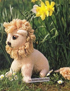 LION 25cm height / 8ply or DK - COPY toy knitting pattern - Picture 1 of 1