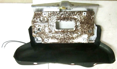 1974 - 1975 Buick Century Regal Rear Center Body Filler & License Light 74 75 - Image 1 of 4