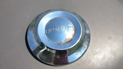 Ford Crestline 1952-54, Customline, Mainline ~ Tapacubos  Foto 1 de 4