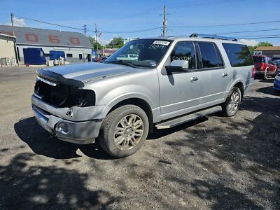 Used Air Cleaner Assembly fits: 2011 Ford Expedition 5.4L 3V from 02/15/10 Grade - Image 1 of 4