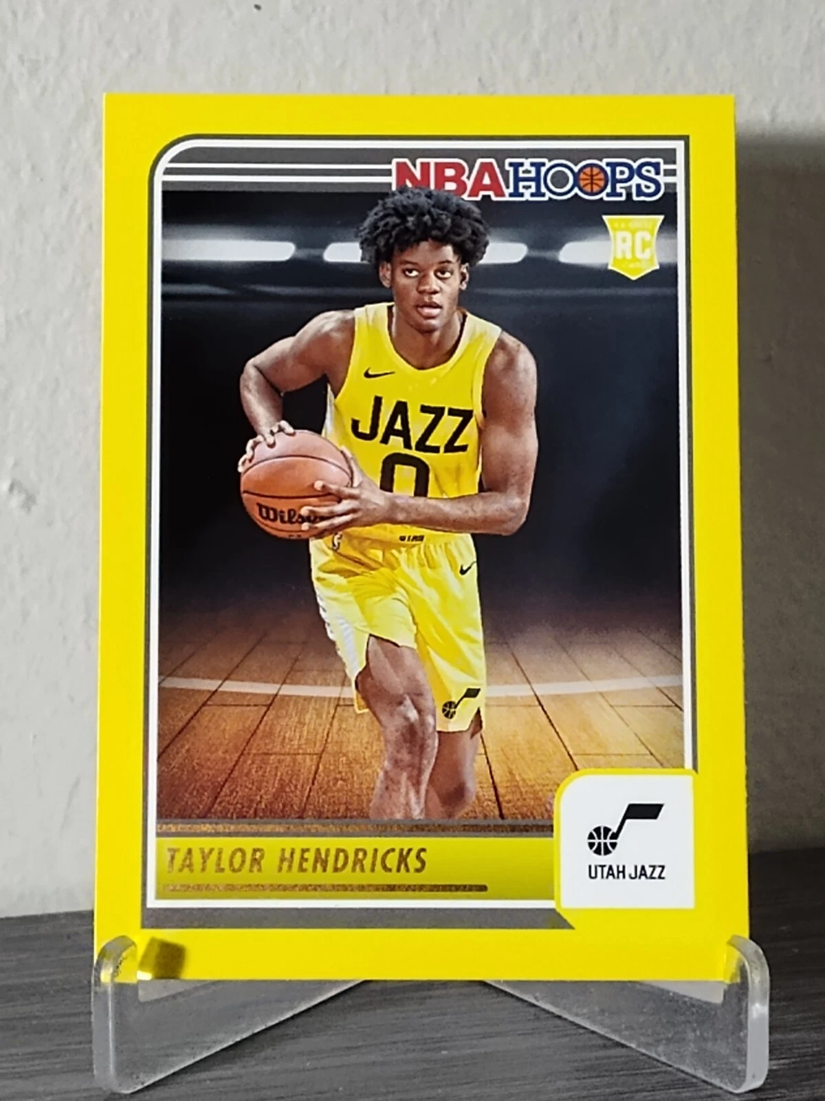 2023-24 Panini NBA Hoops - Rookies Yellow #236 Taylor Hendricks (RC)