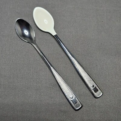 Vtg 80's The First Years Deluxe Stainless 2 Infant Baby Spoons One Vinyl Coated Foto 1 de 4