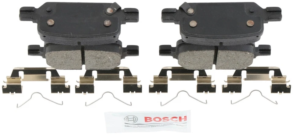 Juego de pastillas de freno de disco traseras Bosch BE2370H para 21-22 Chevrolet Colorado GMC Canyon Foto 1 de 4
