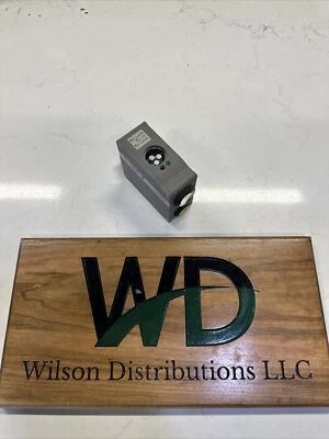 DATALOGIC LAZER DATA LD20-01 Ultraviolet Detector Sensor 12 to 30 VDC Balluff - Image 1 of 4
