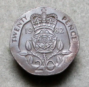 1982 Twenty Pence Queen Elizabeth D. G. Reg. F. D. Münze - Bild 1 von 2