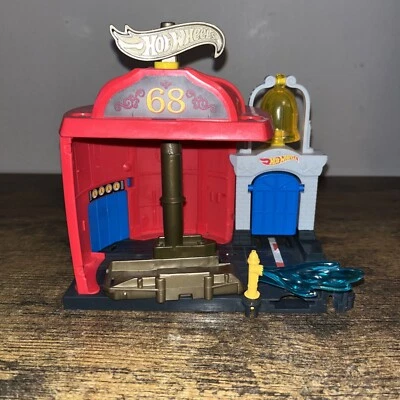 Hot Wheels City Sets Fire Station Used from 2008 - Image 1 of 2
