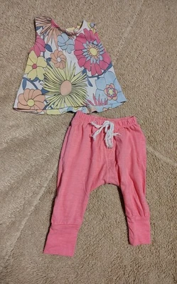 Jessica Simpson 2 Piezas Bebé Niña Conjunto Floral Con Harén Pantalones Jogger Talla 3/6m Foto 1 de 4