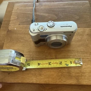 Panasonic LUMIX DMC-LZ3 5MP Digital Camera with 6x Optical Zoom Silver - Picture 1 of 2