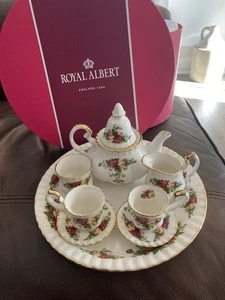 Royal Albert Old Country Roses Le Petite Mini Tea Set 9 pcs 2002 - Picture 1 of 13
