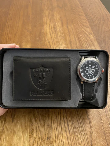 LAS VEGAS OAKLAND RAIDERS Watch & Wallet Sparo Gift Set Metal Tin NEW!! Cover