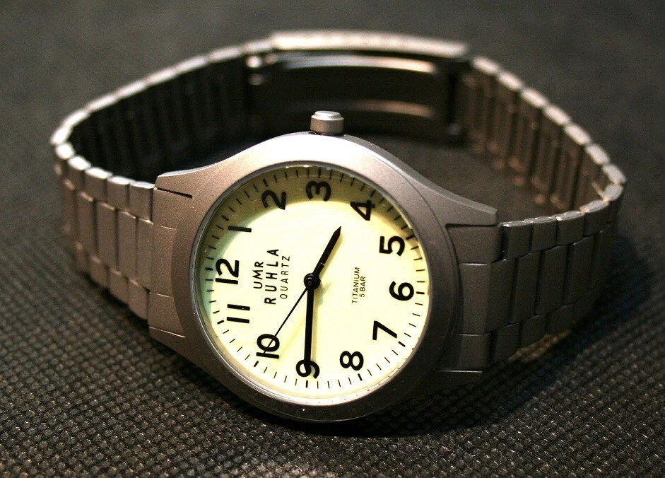 RUHLA UMR Uhren Manufaktur Ruhla Titan Herrenuhr 1320-4 Nachtleuchtend  NEU - Bild 1 von 1