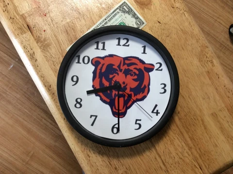 CHICAGO BEARS WALL CLOCK 8.78 INCH DIA Cover