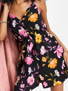 TED BAKER London Black Floral Dayna Summer Playsuit Romper Size Ted 0 U.K. 6 - Picture 1 of 12