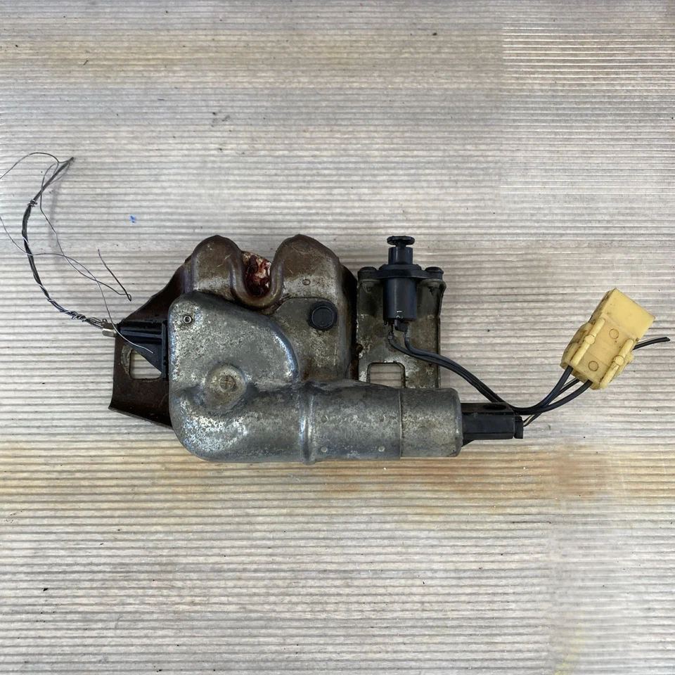 Conjunto de pestillo de bloqueo de escotilla eléctrica tapa trasera Chevrolet Corvette 1984 1996 fabricante de equipos originales Foto 1 de 4