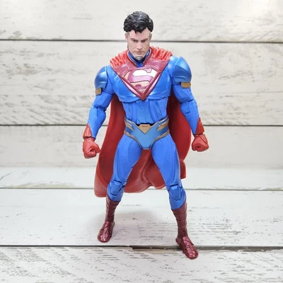 Figura de acción posable McFarlane DC Multiverse Superman Injustice 2 2023 7" Foto 1 de 4