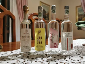SERIE 4 GRAPPE 0,10L FRATELLI BRUNELLO, BONAVENTURA MASCHIO - Foto 1 di 1