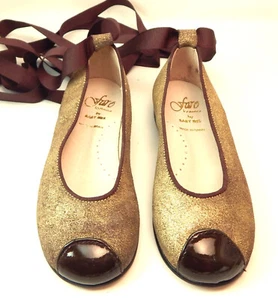 DE OSU-FARO -Spain -Girls Gold Suede Brown Flats Party Shoes - European -Sz 10 - Picture 1 of 6