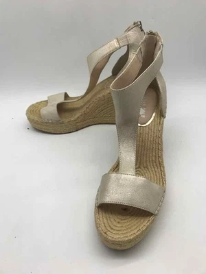 二手 Kenneth Cole 象牙色 10 码高跟鞋 — 第 1/4 张图片