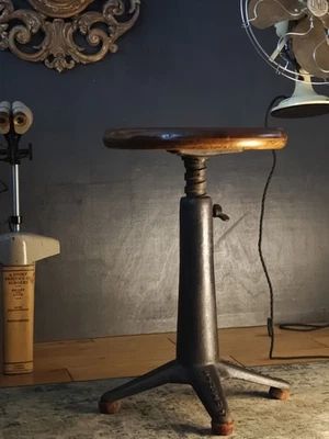 Taburete industrial ajustable en altura Singer Foto 1 de 4