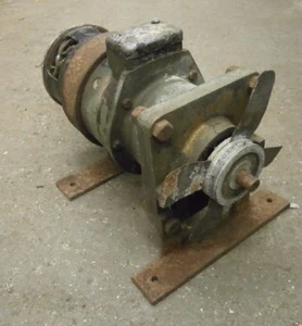 Vintage Driving Motor Reversing A M Type G D Peters & Co 20mm Triple No 3 Mk 1 - Picture 1 of 5