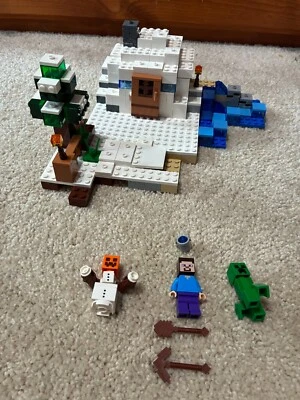 LEGO Minecraft: The Snow Hideout (21120) - Image 1 of 4