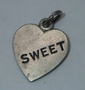 VINTAGE STERLING SILVER (925) SWEET HEART Conversation Heart Charm Pendant 0.92g - Picture 1 of 6