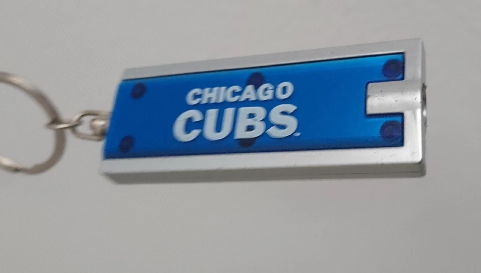 Vintage Chicago Cubs Keychain Flashlight LED Push Ring Cubbies Baseball MLB Lite - Image 1 of 4