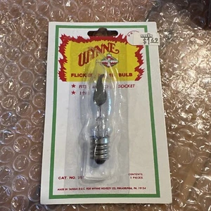 Vintage WYNNE Flicker Flame Light Bulb C7 1/2  120 - Picture 1 of 1